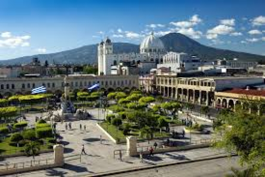 expat in El Salvador